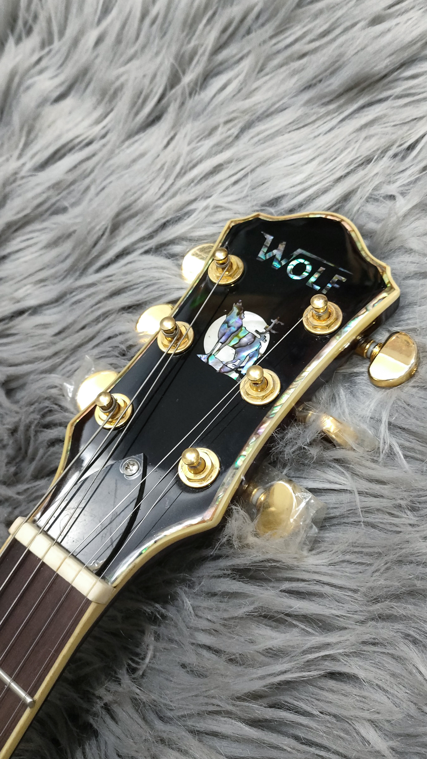 Guitar Điện – Electric Guitar Les Paul – Hãng đàn: Wolf. (Cherry Sunburst)